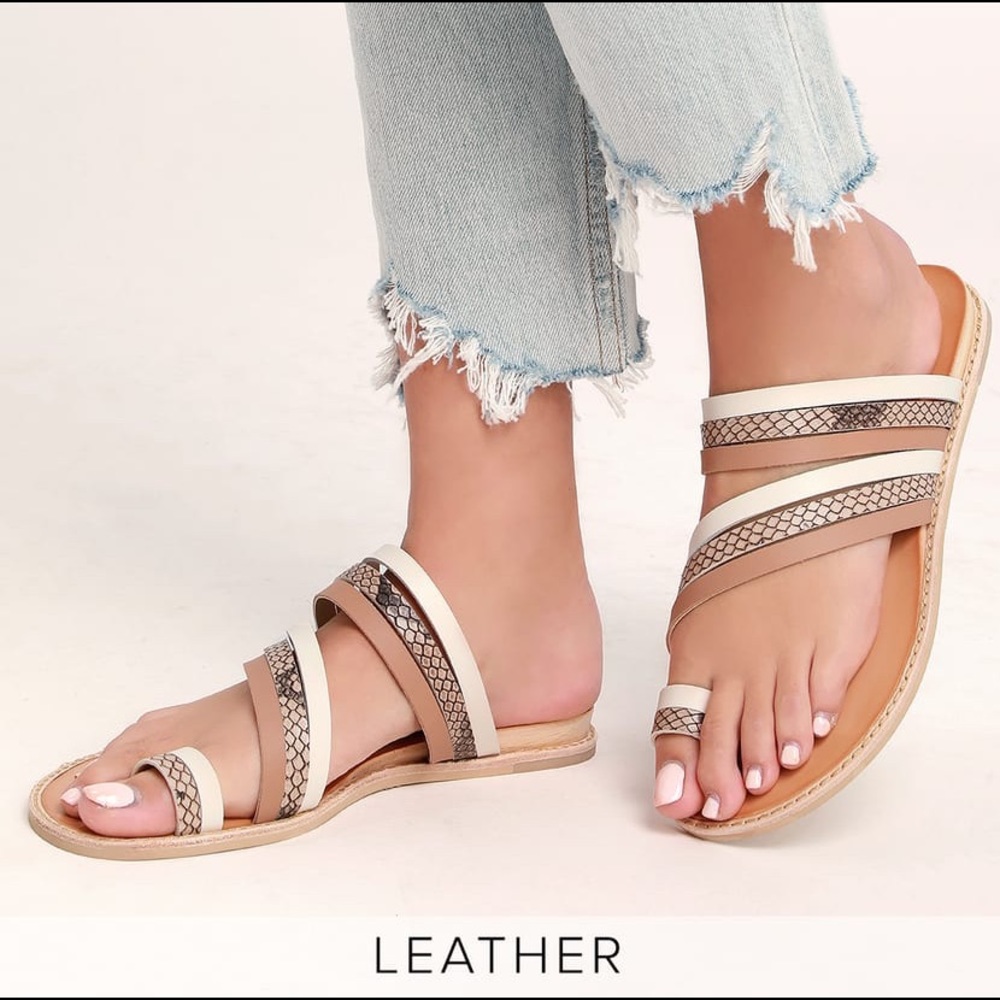 Dolce Vita leather toe ring & strappy flat slides